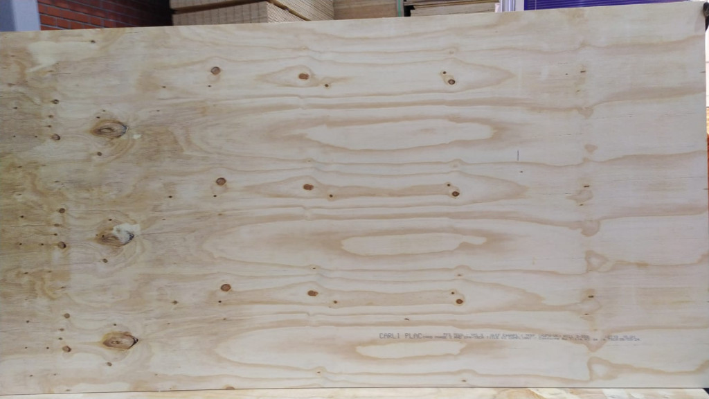 Compensado de Pinus C+/C